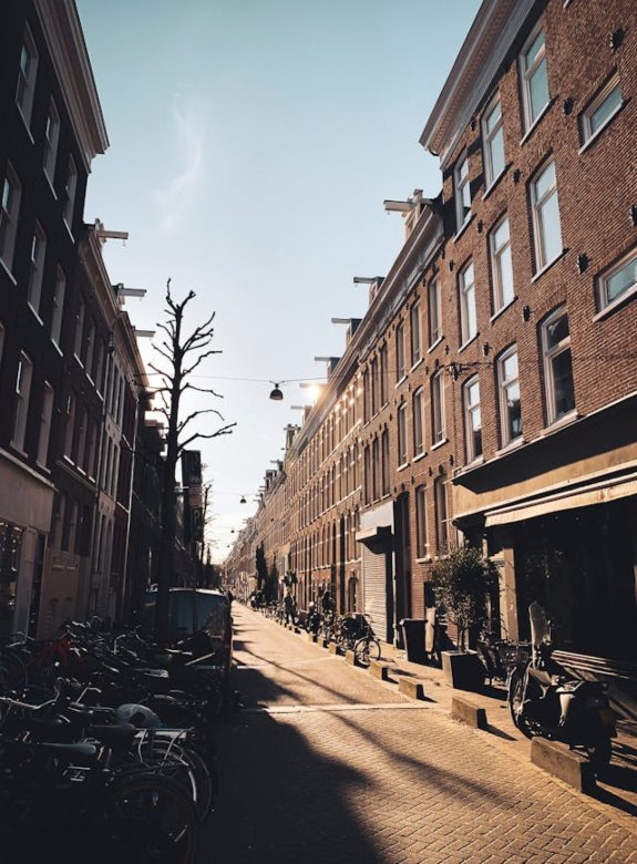 Lange Leidsedwarsstraat As Cultural Landmark